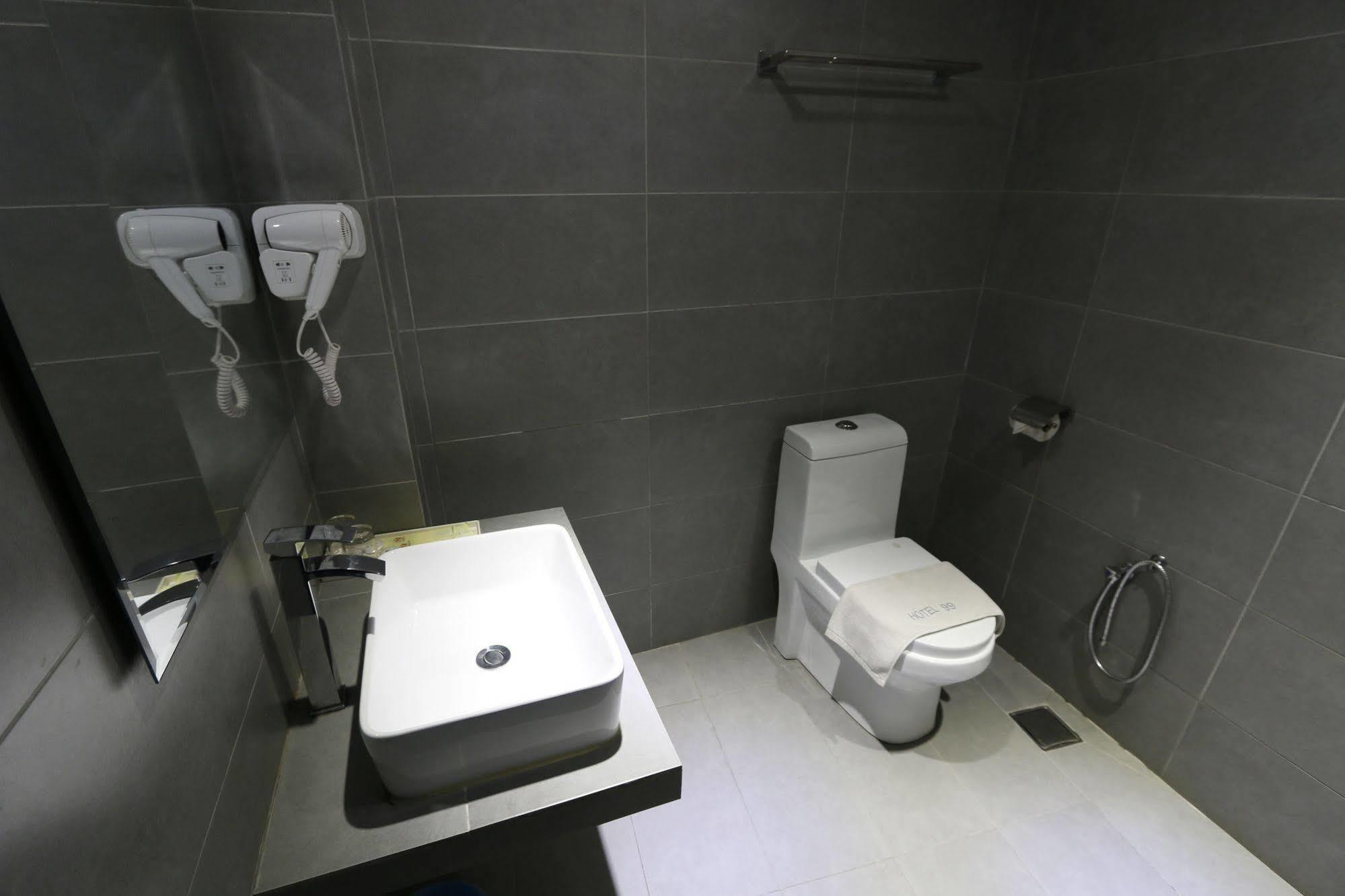 Hotel 99 Pusat Bandar Puchong Eksteriør bilde